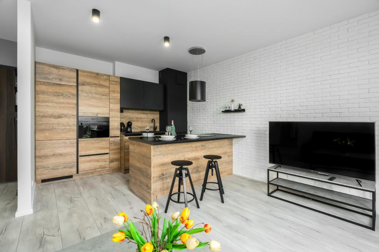 Esencja Apartments With Free Parking Garbary 104 By Renters Poznan Bagian luar foto