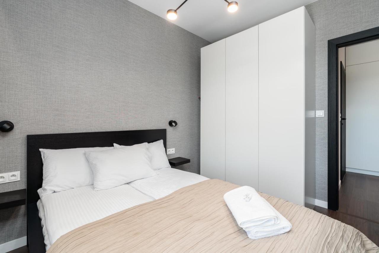 Esencja Apartments With Free Parking Garbary 104 By Renters Poznan Bagian luar foto